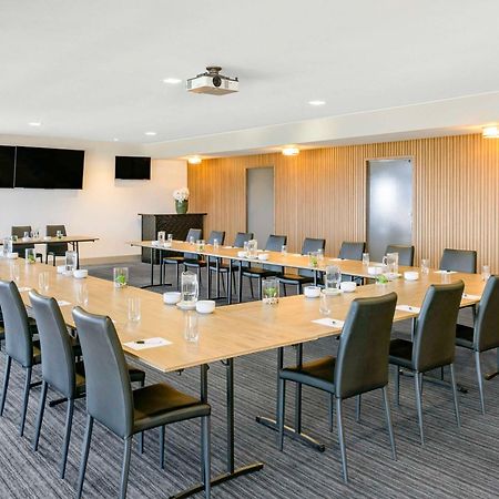 Mantra Melbourne Melton Hotel Екстериор снимка