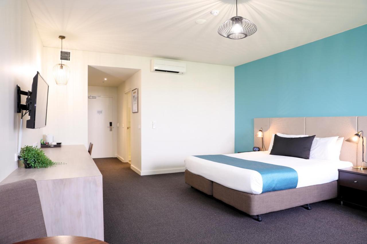 Mantra Melbourne Melton Hotel Екстериор снимка