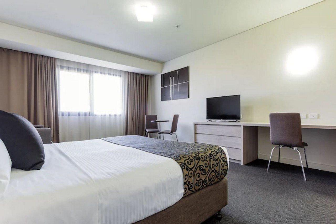 Mantra Melbourne Melton Hotel Екстериор снимка