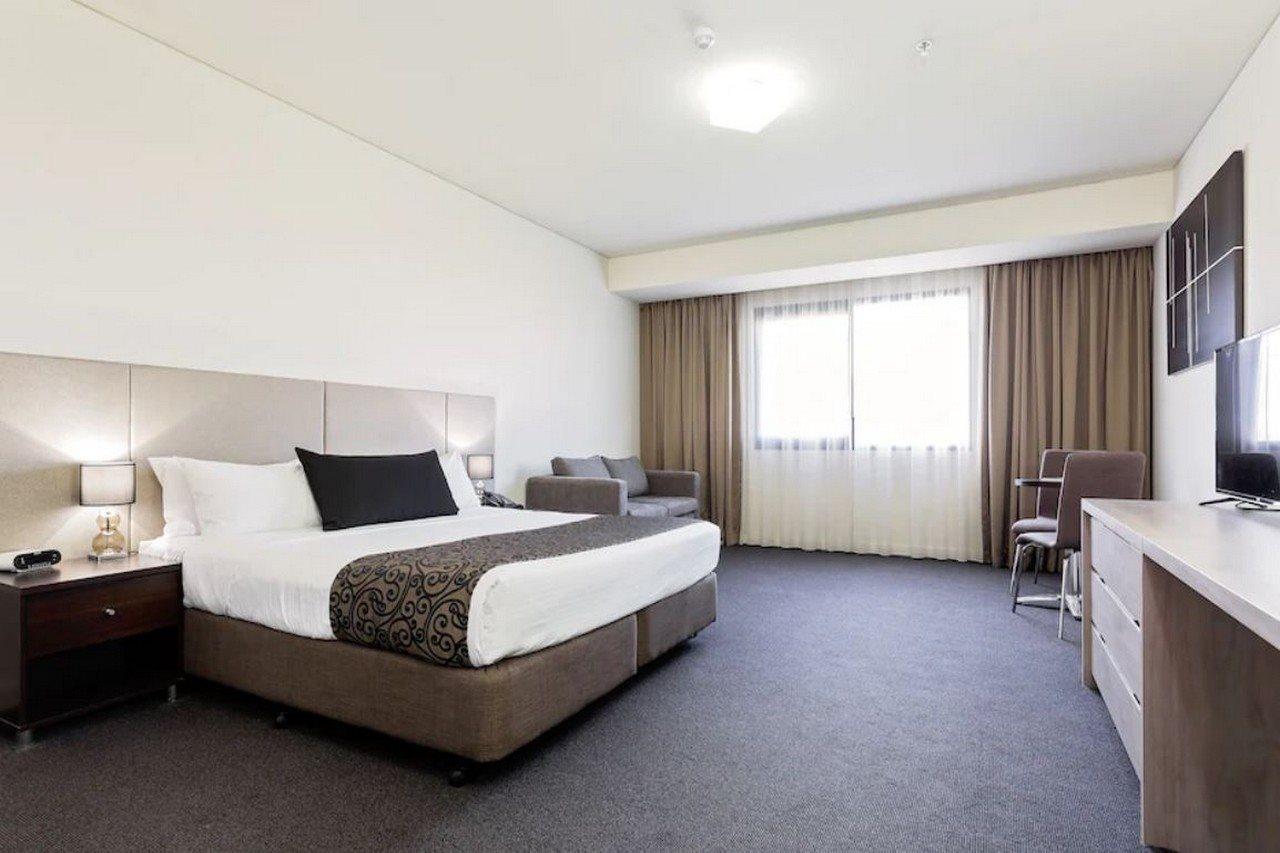 Mantra Melbourne Melton Hotel Екстериор снимка