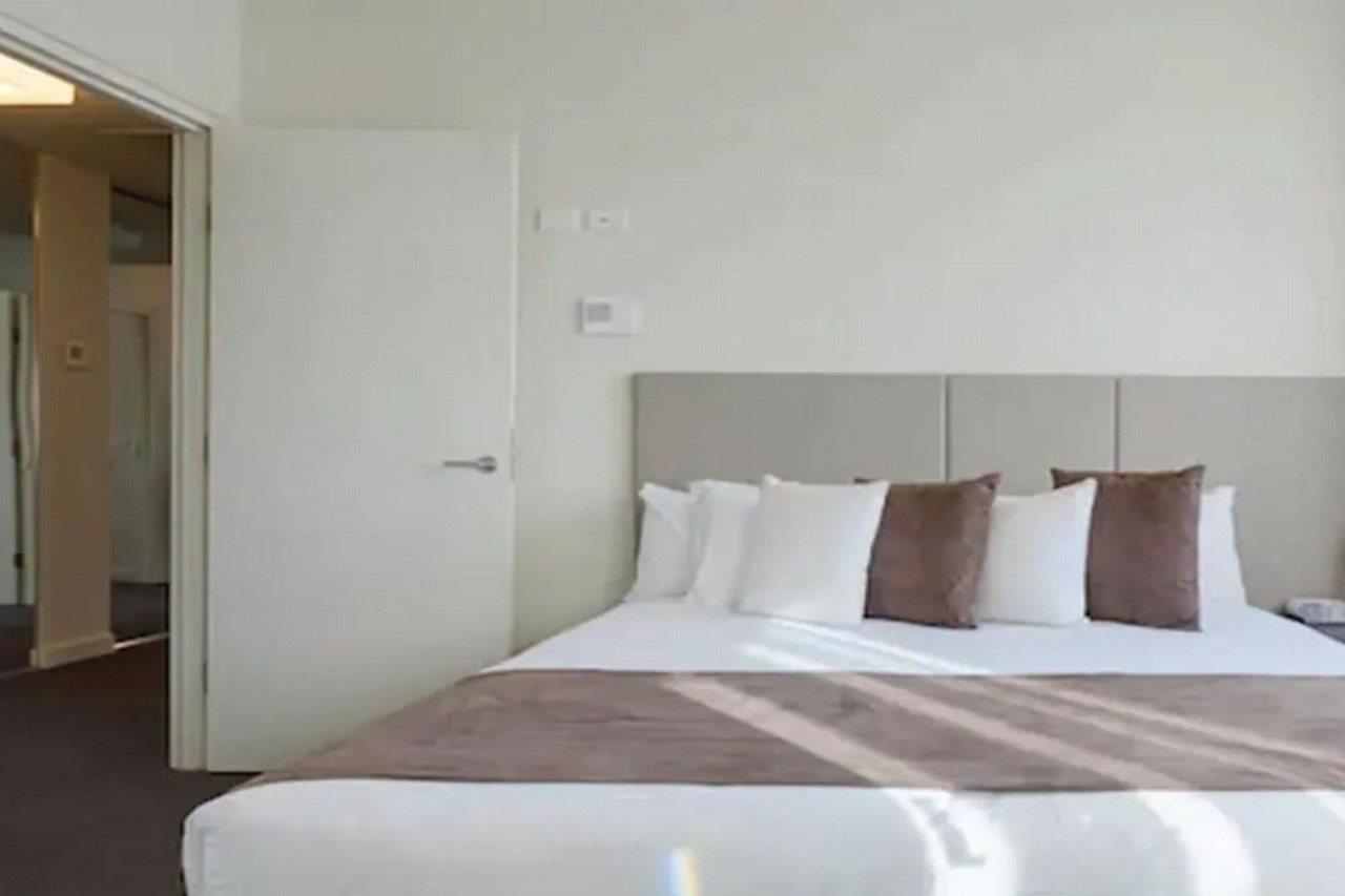 Mantra Melbourne Melton Hotel Екстериор снимка
