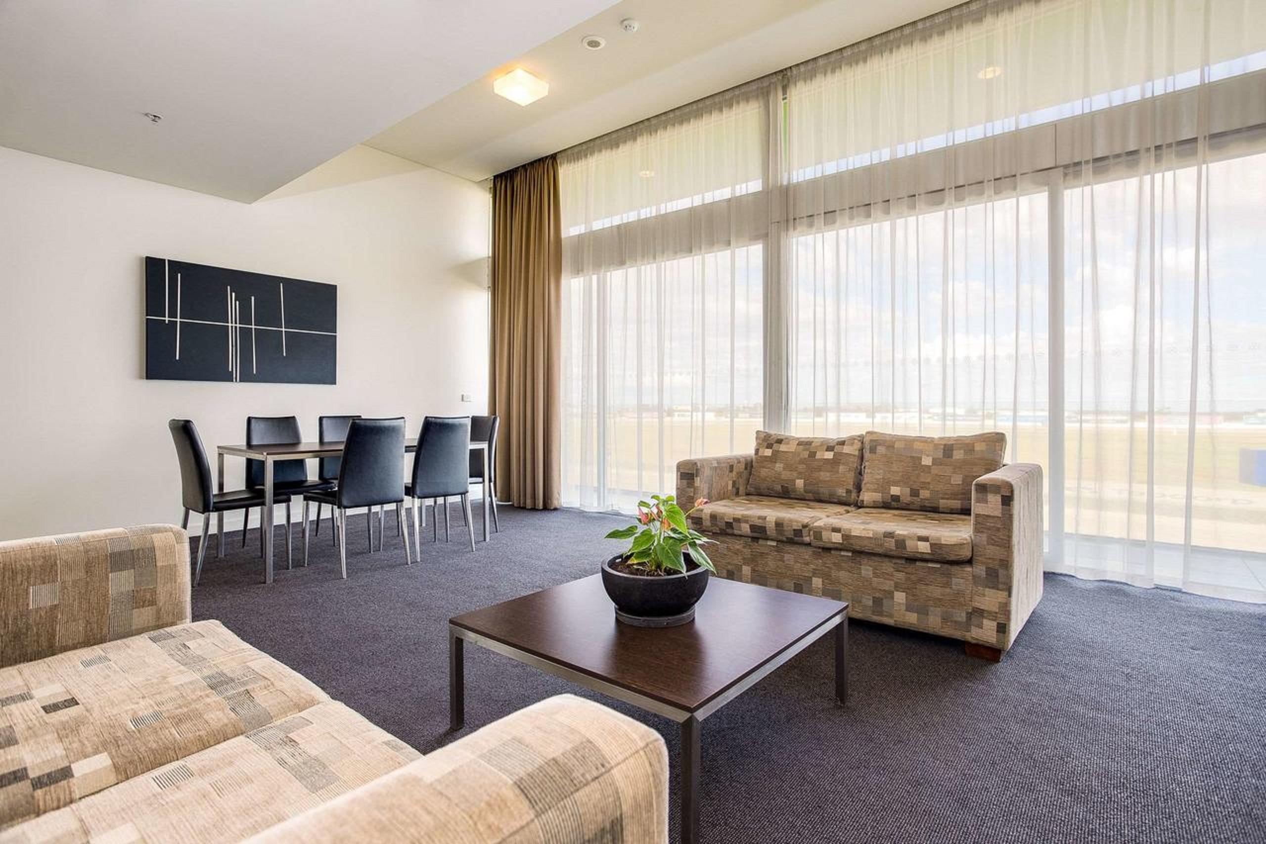 Mantra Melbourne Melton Hotel Екстериор снимка