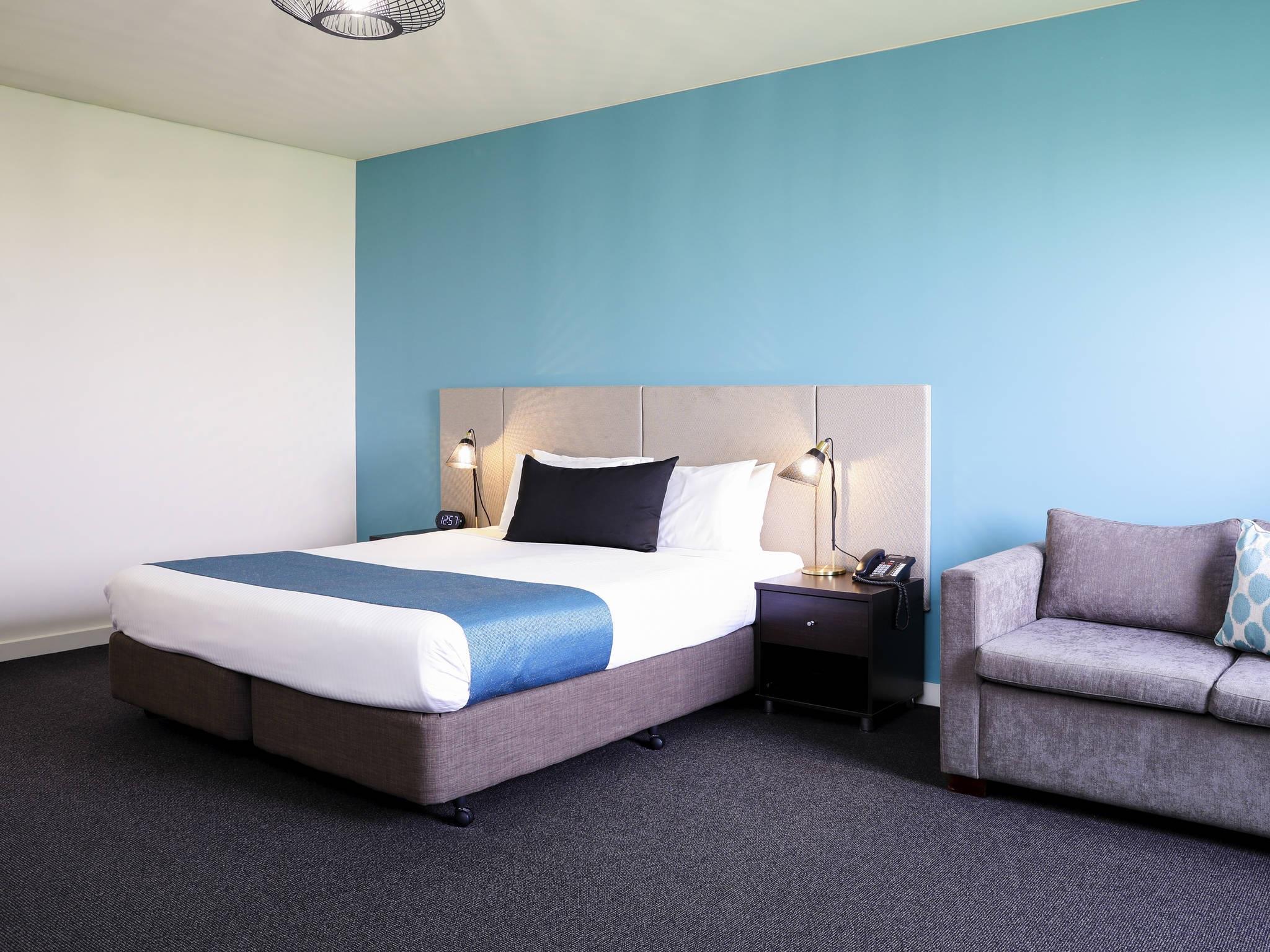 Mantra Melbourne Melton Hotel Екстериор снимка