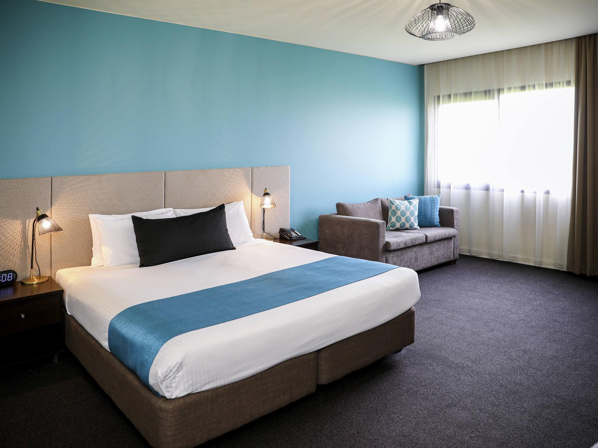 Mantra Melbourne Melton Hotel Екстериор снимка