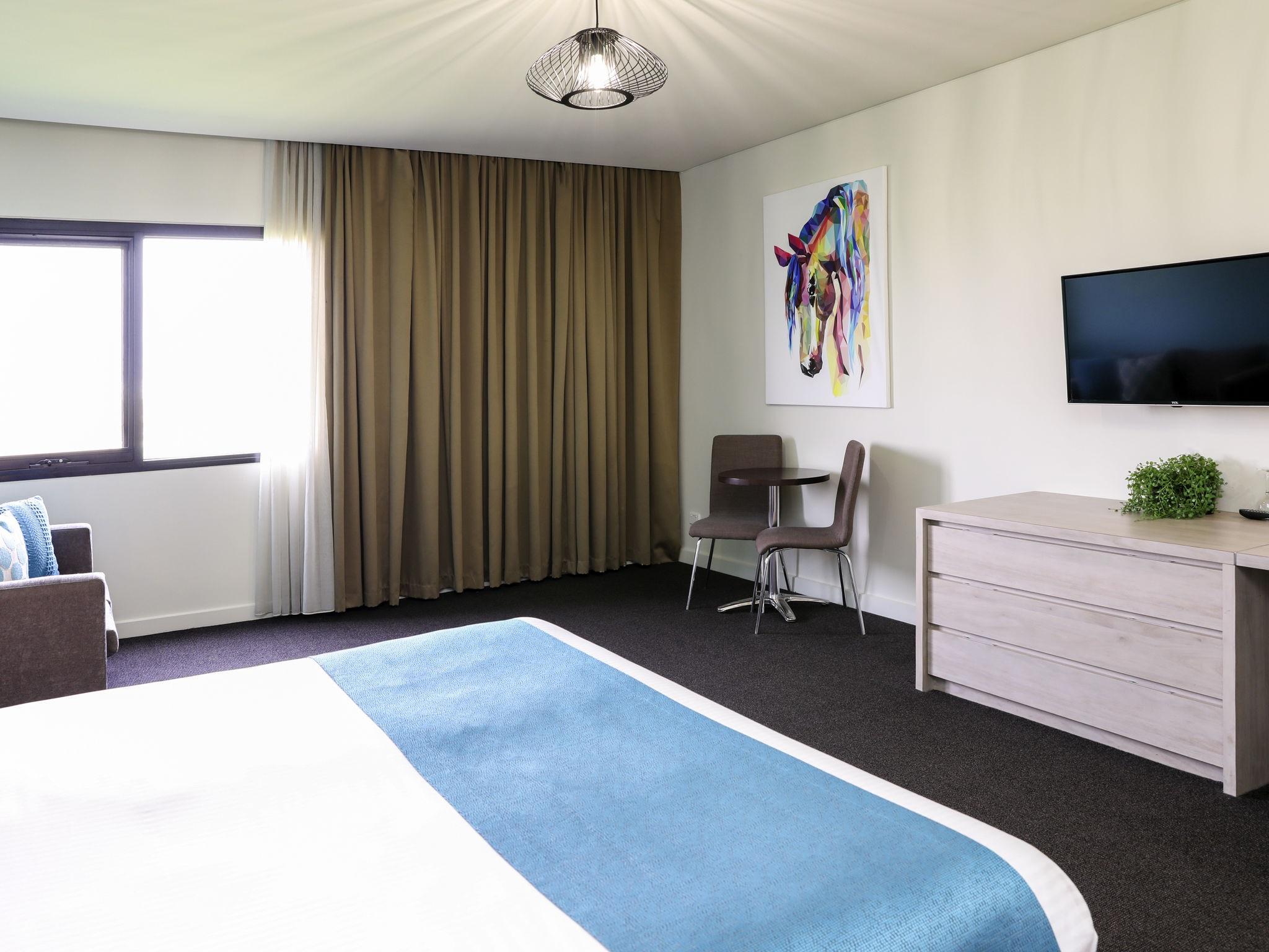 Mantra Melbourne Melton Hotel Екстериор снимка