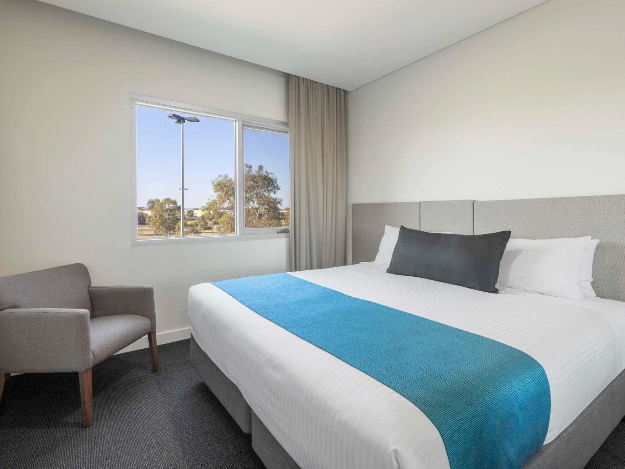 Mantra Melbourne Melton Hotel Екстериор снимка