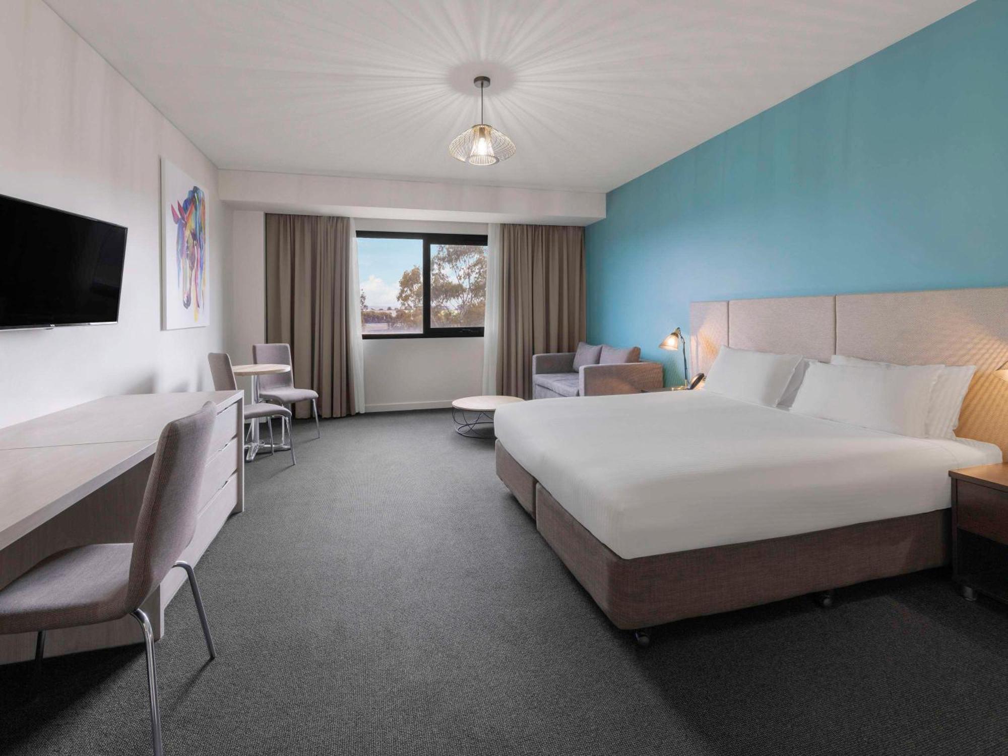 Mantra Melbourne Melton Hotel Екстериор снимка