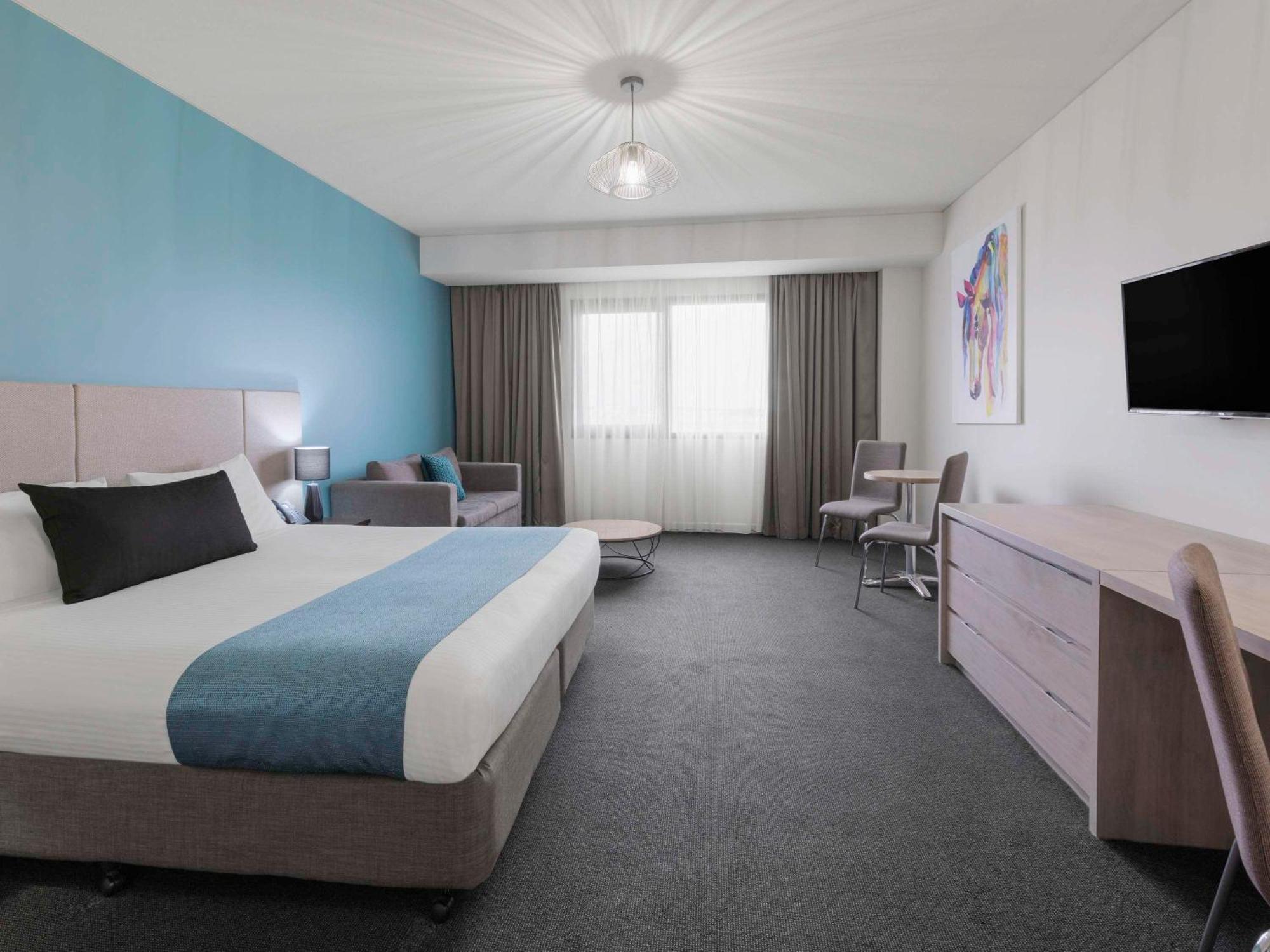 Mantra Melbourne Melton Hotel Екстериор снимка
