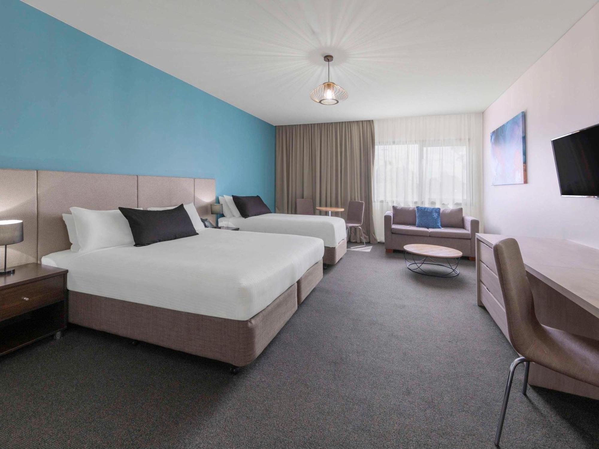 Mantra Melbourne Melton Hotel Екстериор снимка
