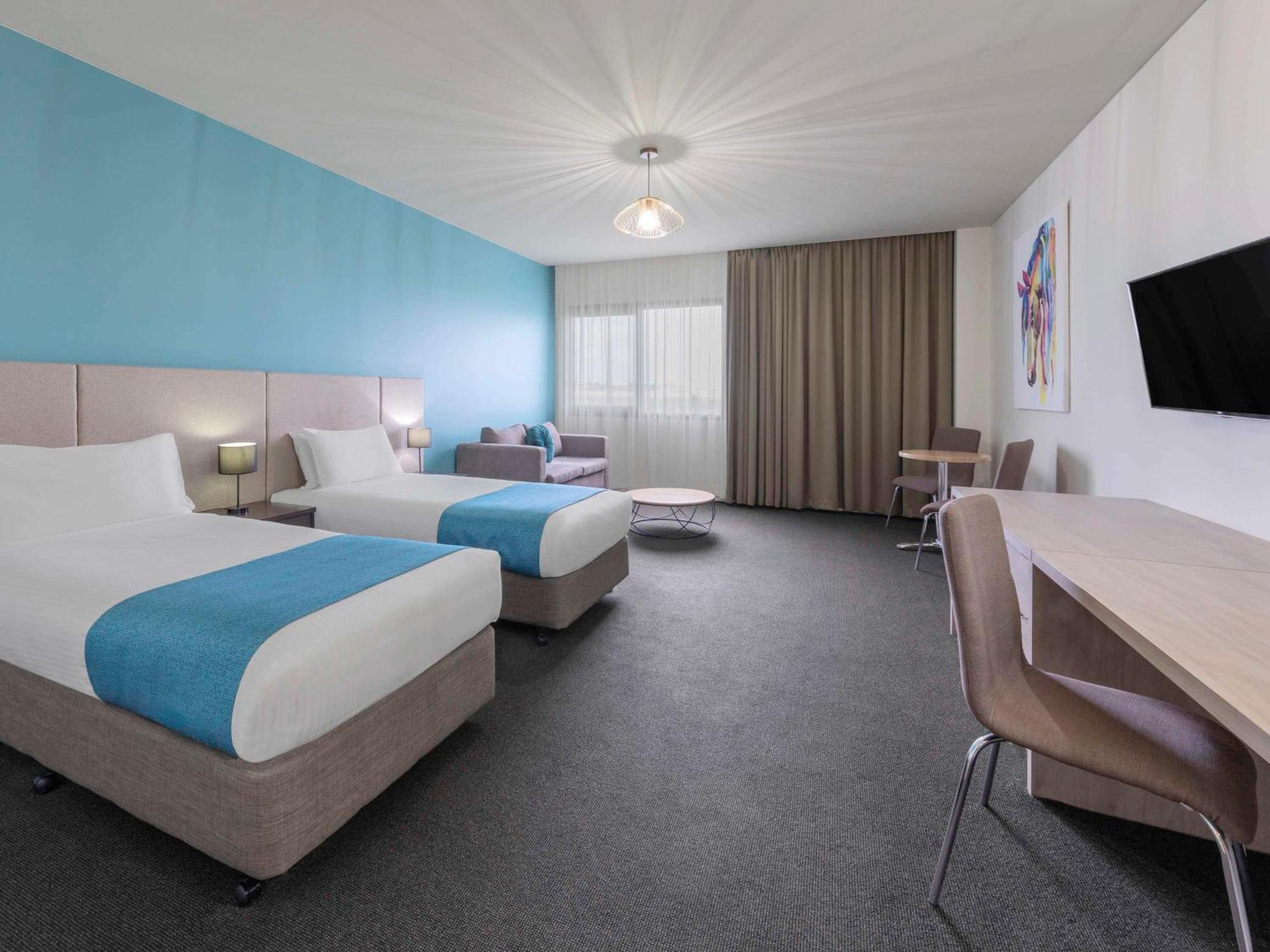 Mantra Melbourne Melton Hotel Екстериор снимка