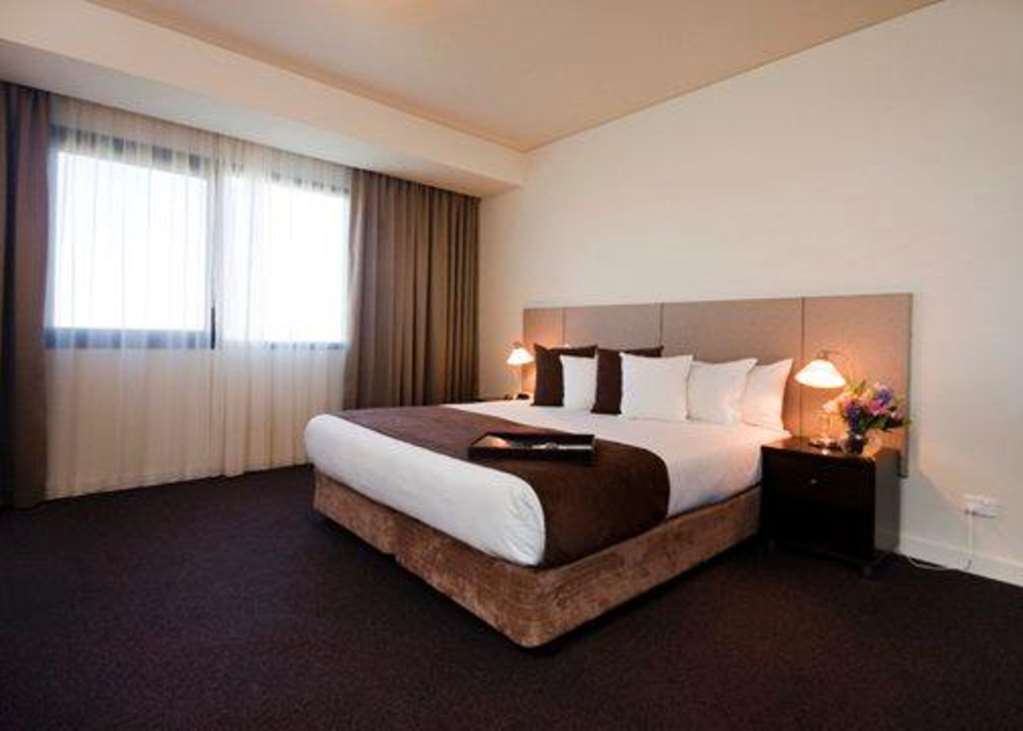 Mantra Melbourne Melton Hotel Стая снимка